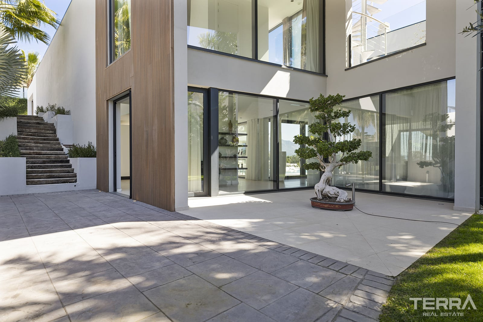 Golf Vilaa for Sale in Benahavís, Costa del Sol, Spain - 120208