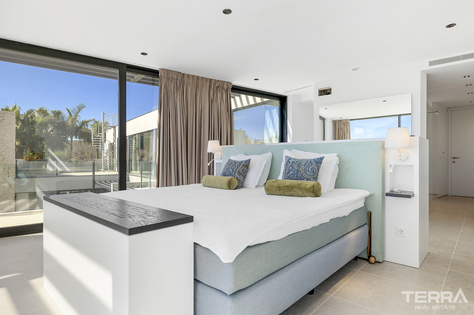 Golf Vilaa for Sale in Benahavís, Costa del Sol, Spain - 120221