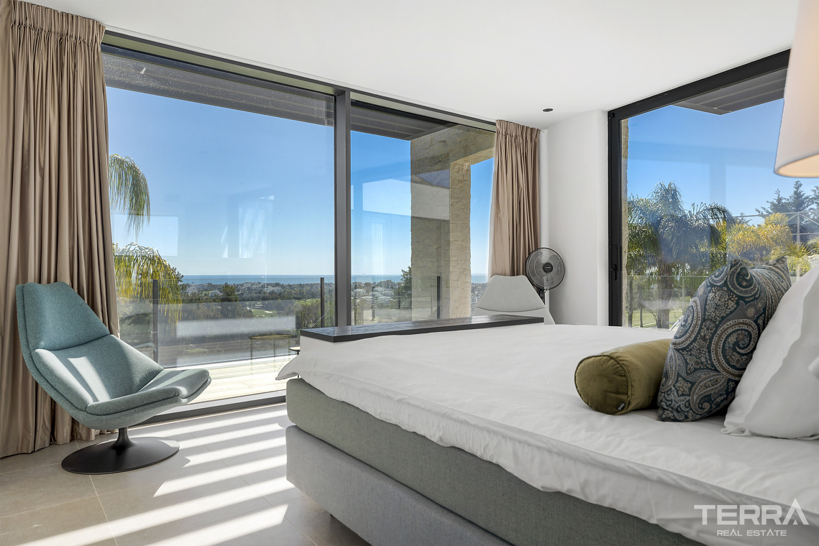 Golf Vilaa for Sale in Benahavís, Costa del Sol, Spain - 120222