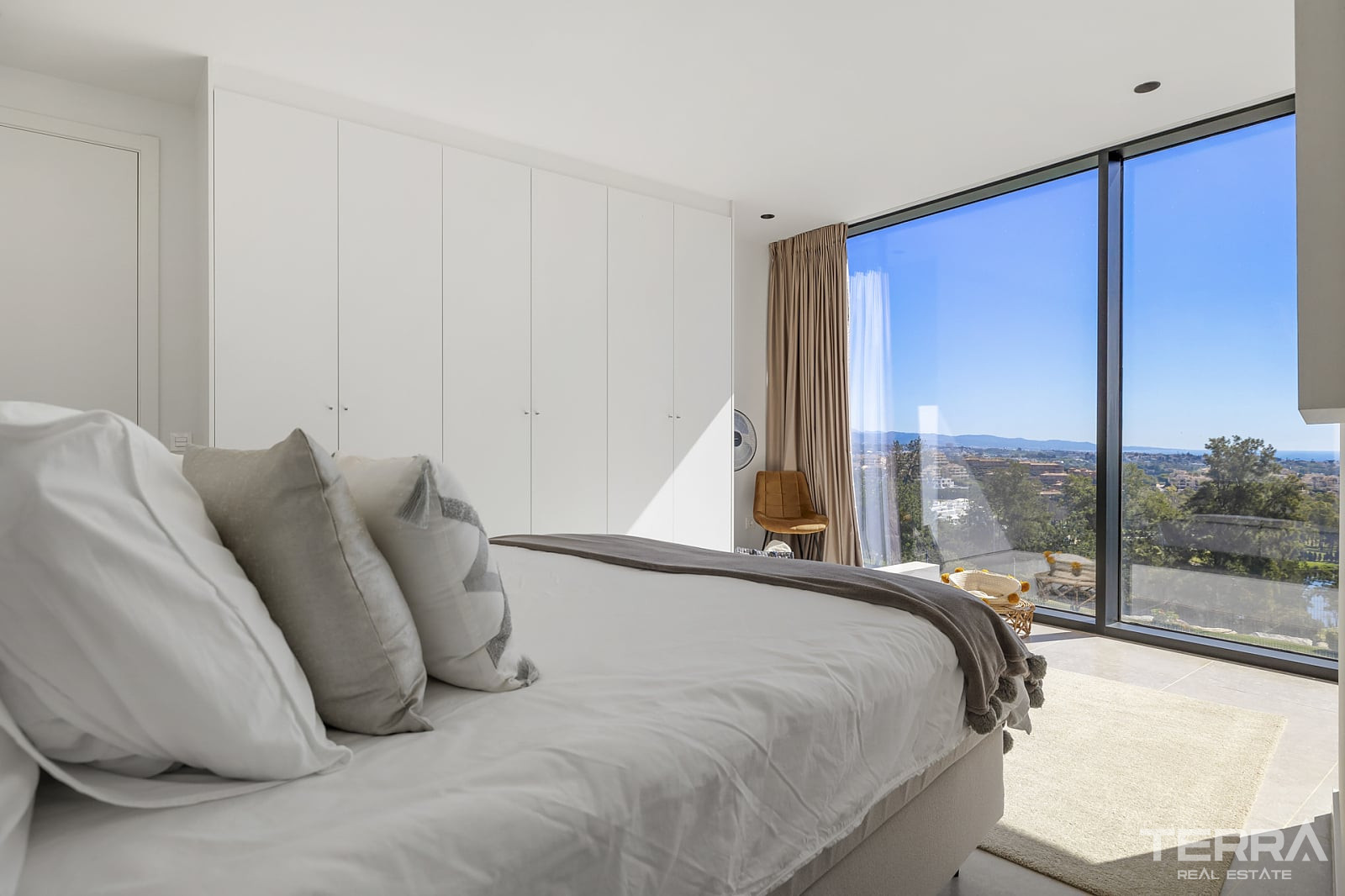 Golf Vilaa for Sale in Benahavís, Costa del Sol, Spain - 120226
