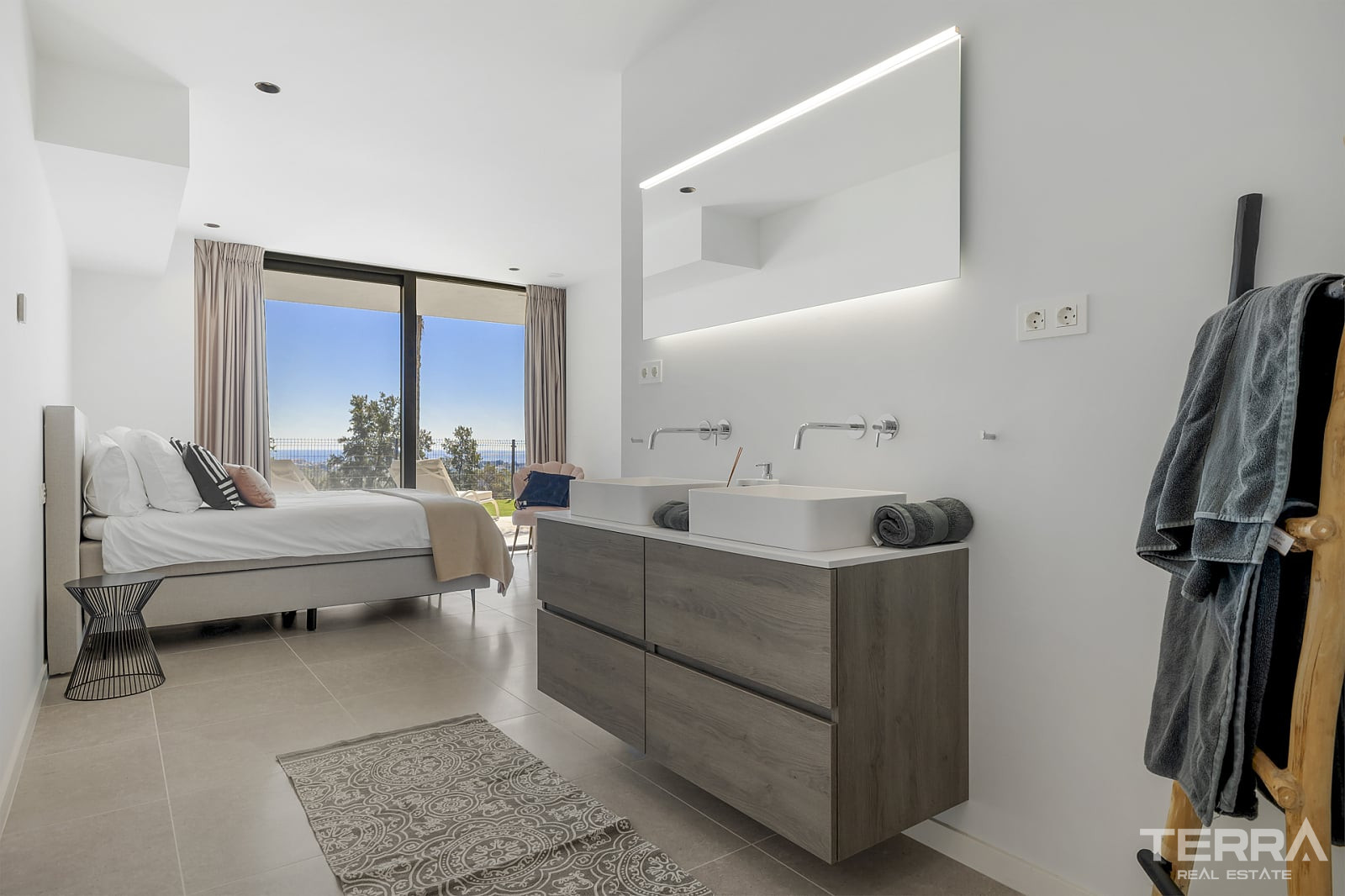 Golf Vilaa for Sale in Benahavís, Costa del Sol, Spain - 120227