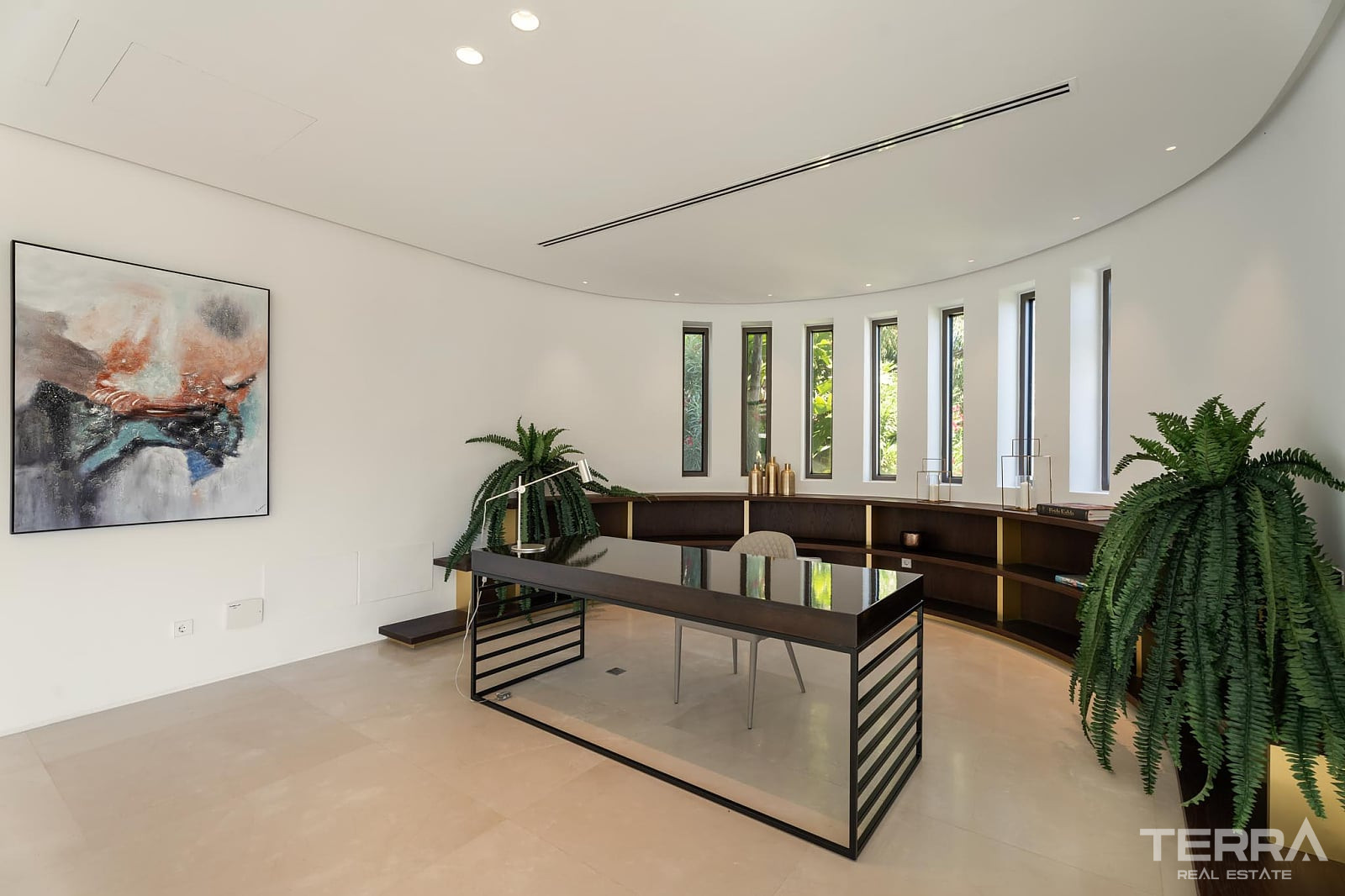 Golf Villa for Sale with Sea View in Benahavís, Spain - 120267