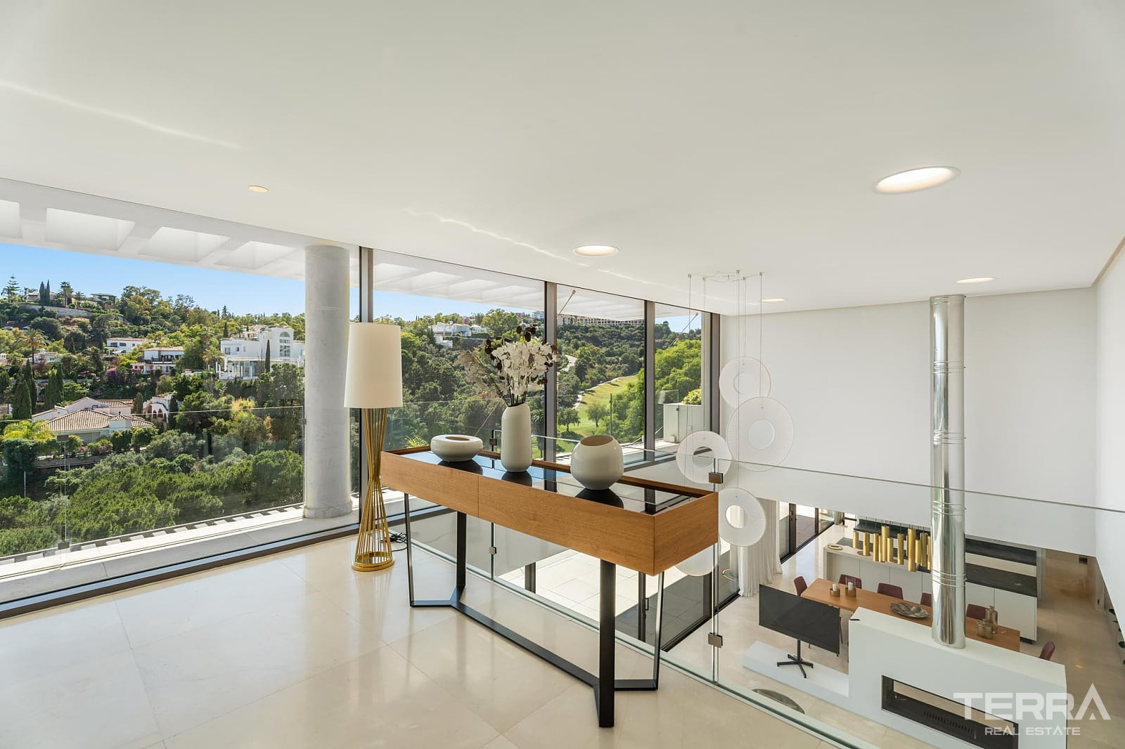 Golf Villa for Sale with Sea View in Benahavís, Spain - 120268