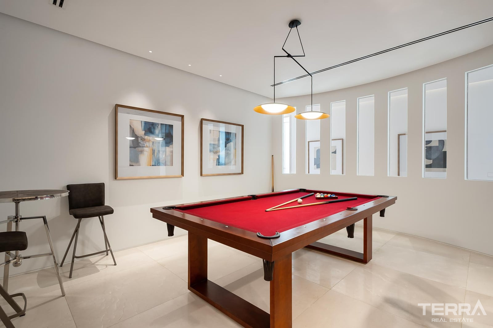 Golf Villa for Sale with Sea View in Benahavís, Spain - 120269