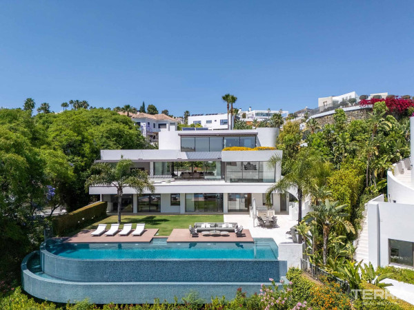 Golf Villa for Sale in Benahavís, Costa del Sol, Spain