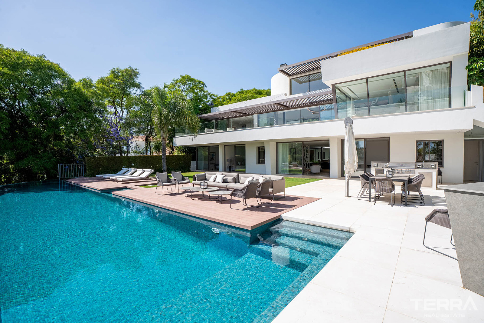 Golf Villa for Sale in Benahavís, Costa del Sol, Spain - 120274