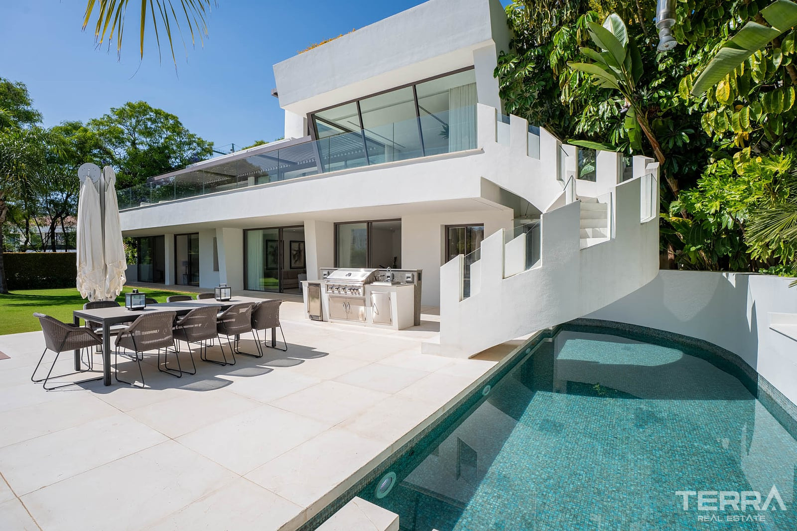 Golf Villa for Sale in Benahavís, Costa del Sol, Spain - 120275