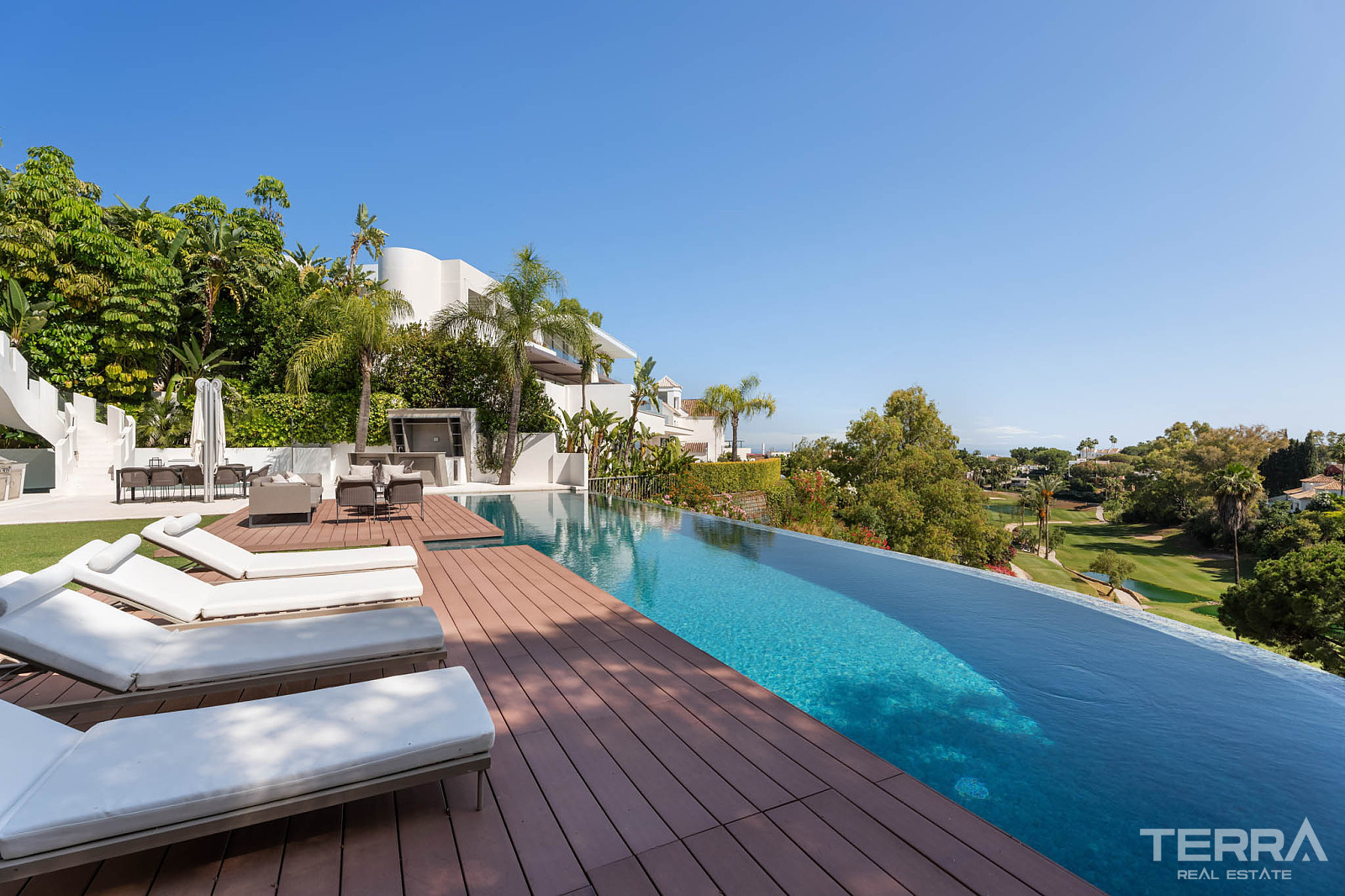 Golf Villa for Sale in Benahavís, Costa del Sol, Spain - 120276