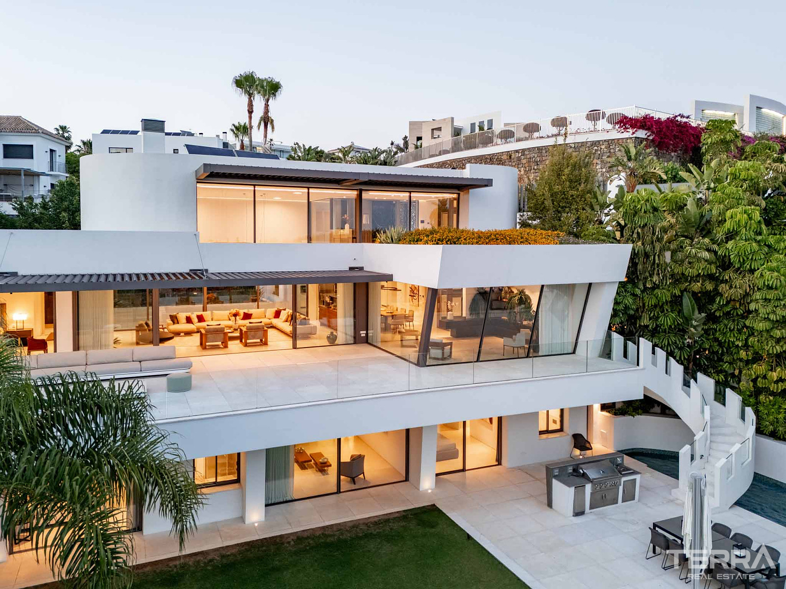 Golf Villa for Sale in Benahavís, Costa del Sol, Spain - 120278