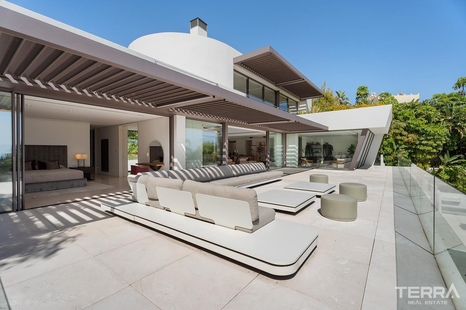 Golf Villa for Sale in Benahavís, Costa del Sol, Spain - 120284