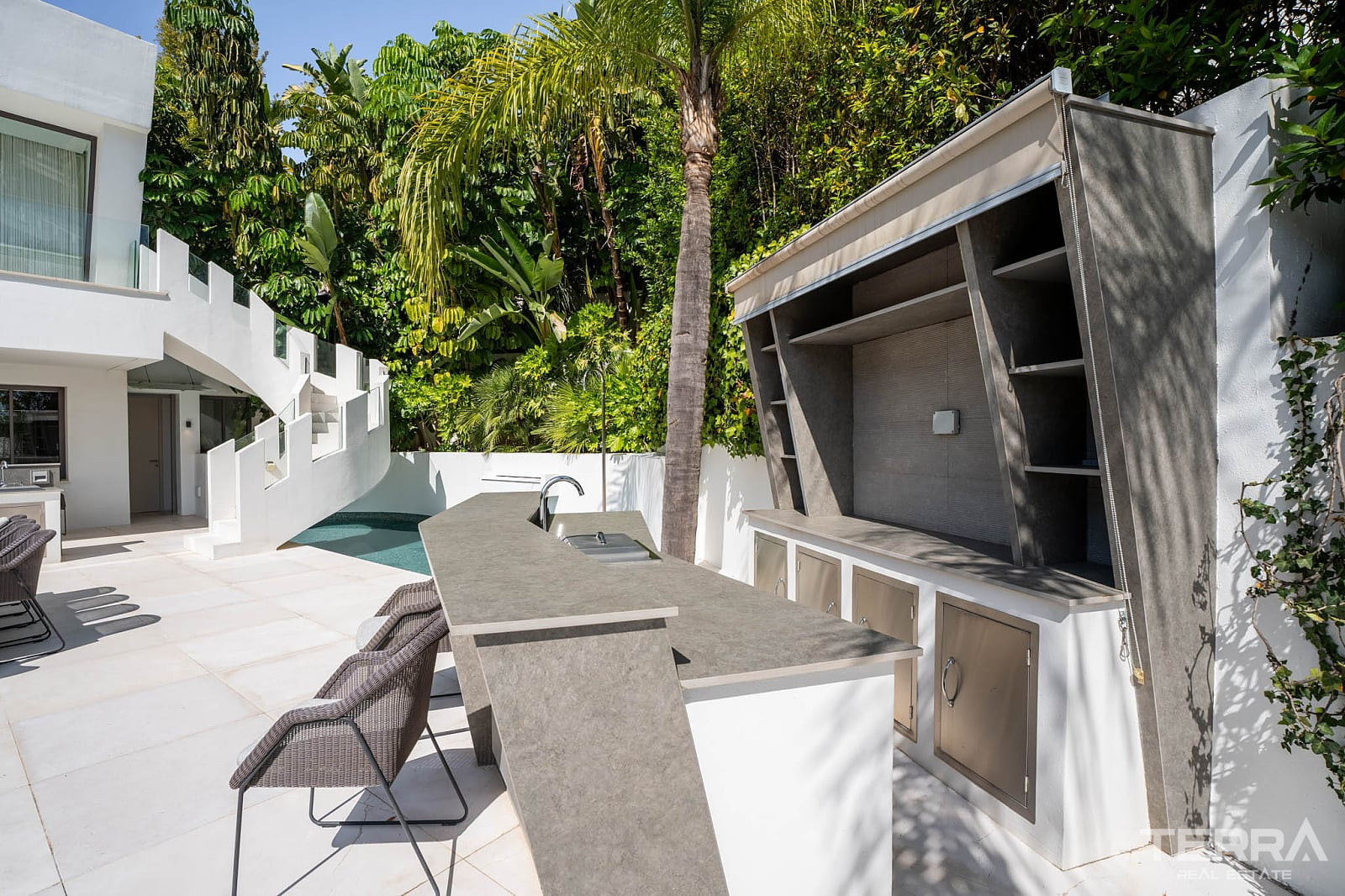 Golf Villa for Sale in Benahavís, Costa del Sol, Spain - 120287