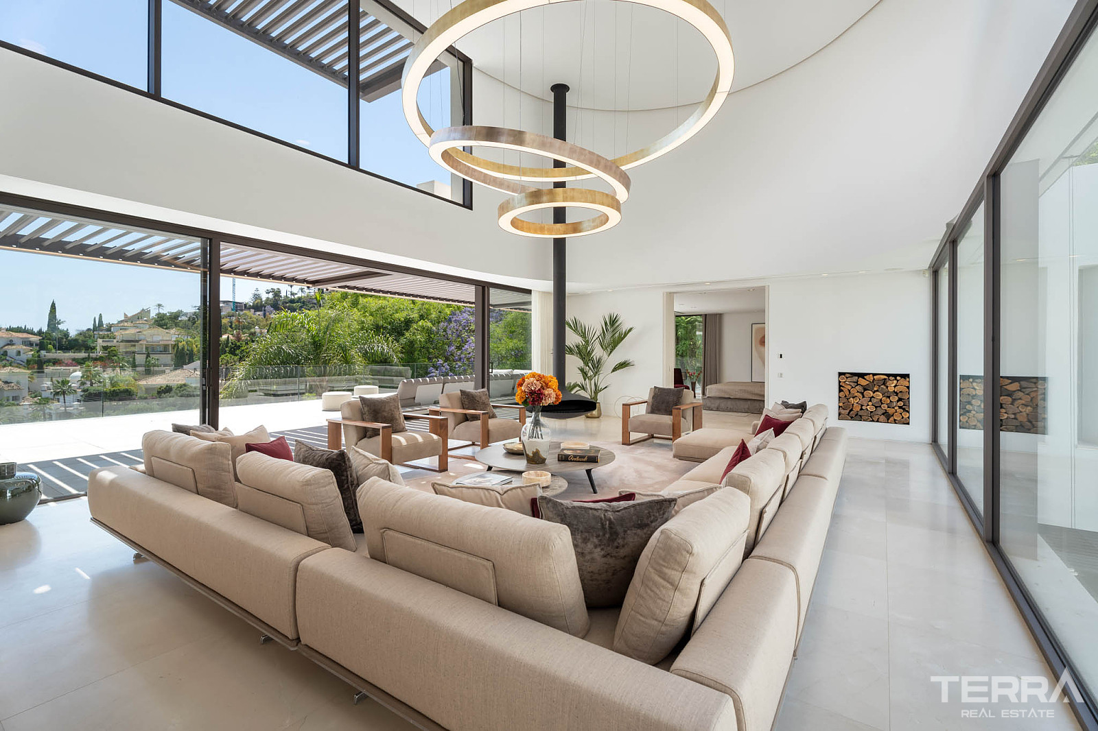 Golf Villa for Sale in Benahavís, Costa del Sol, Spain - 120288