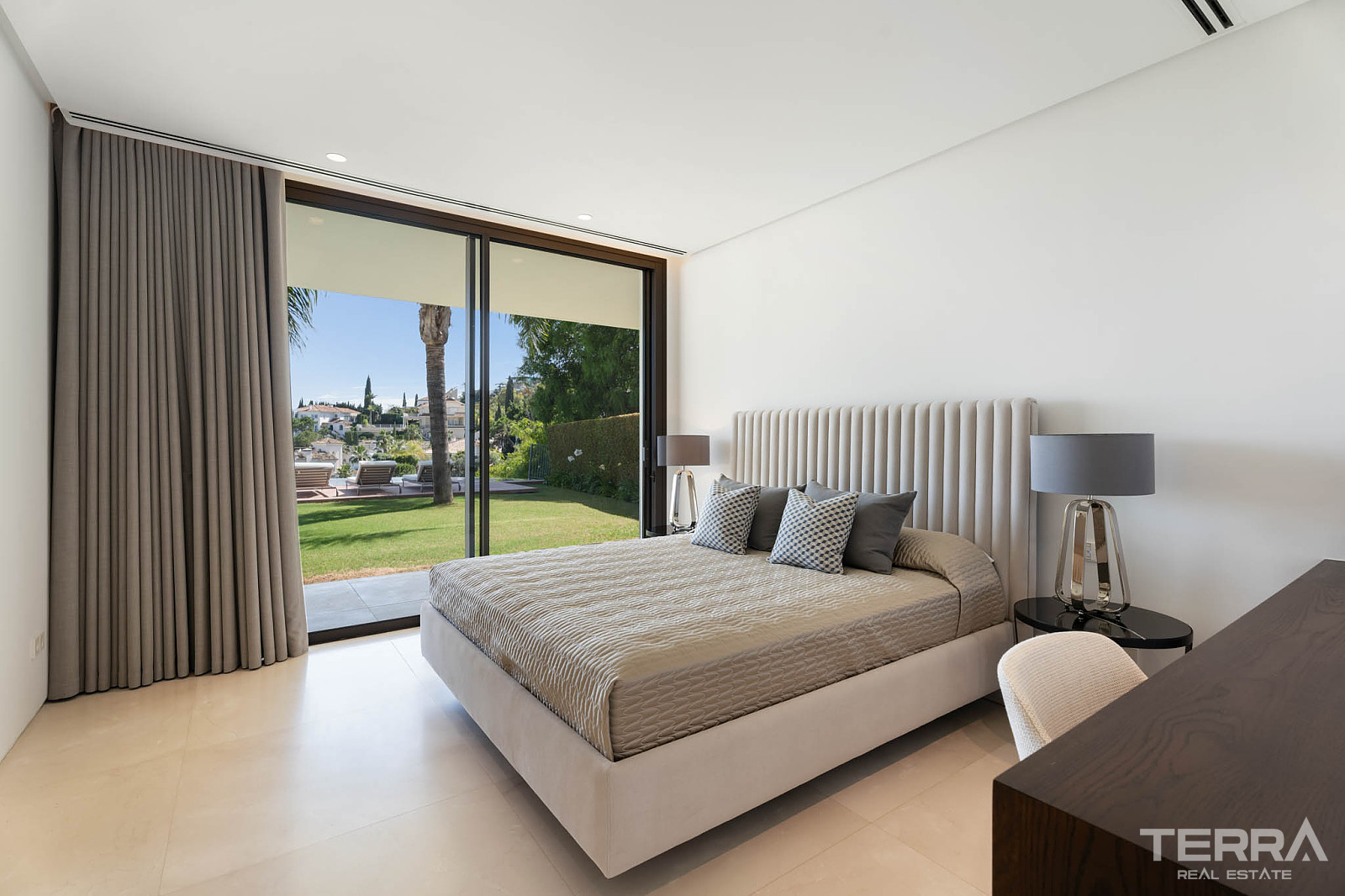 Golf Villa for Sale in Benahavís, Costa del Sol, Spain - 120299