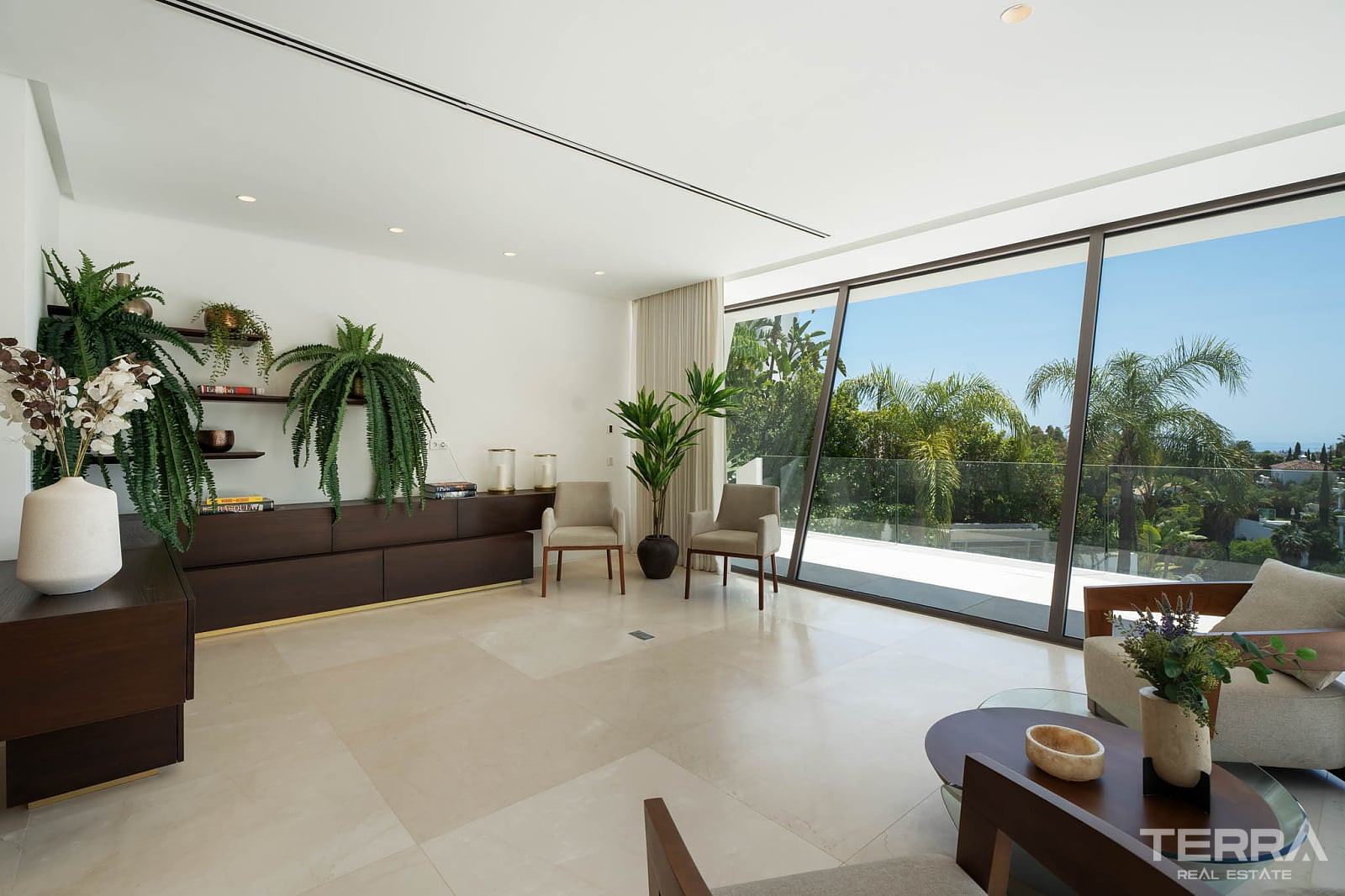 Golf Villa for Sale in Benahavís, Costa del Sol, Spain - 120301