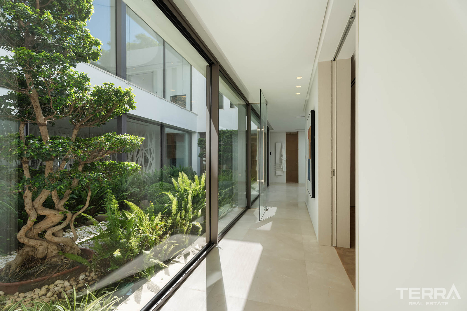 Golf Villa for Sale in Benahavís, Costa del Sol, Spain - 120310