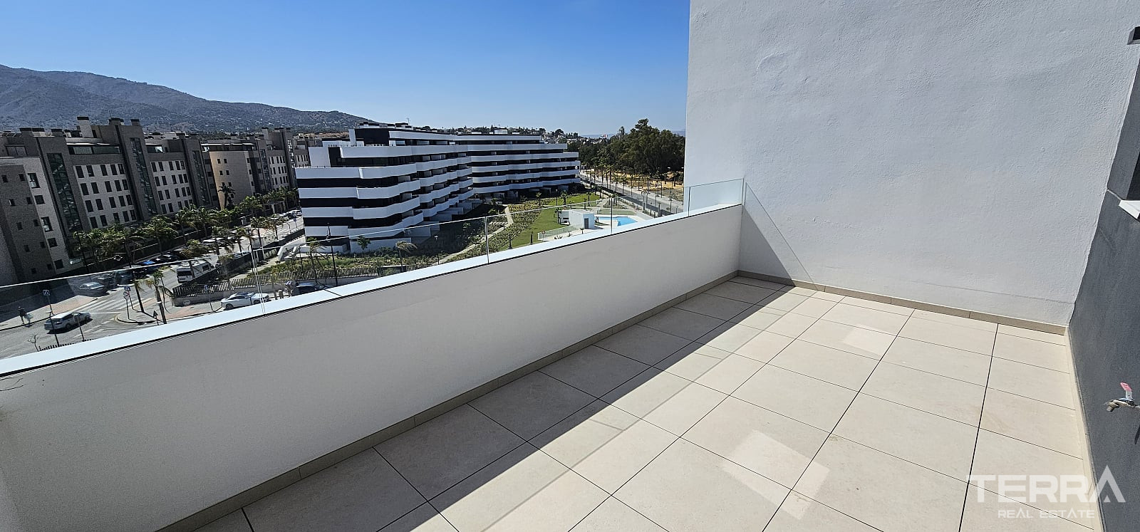 Beachfront Apartment for Sale in Torremolinos, Costa del Sol, Spain - 120324