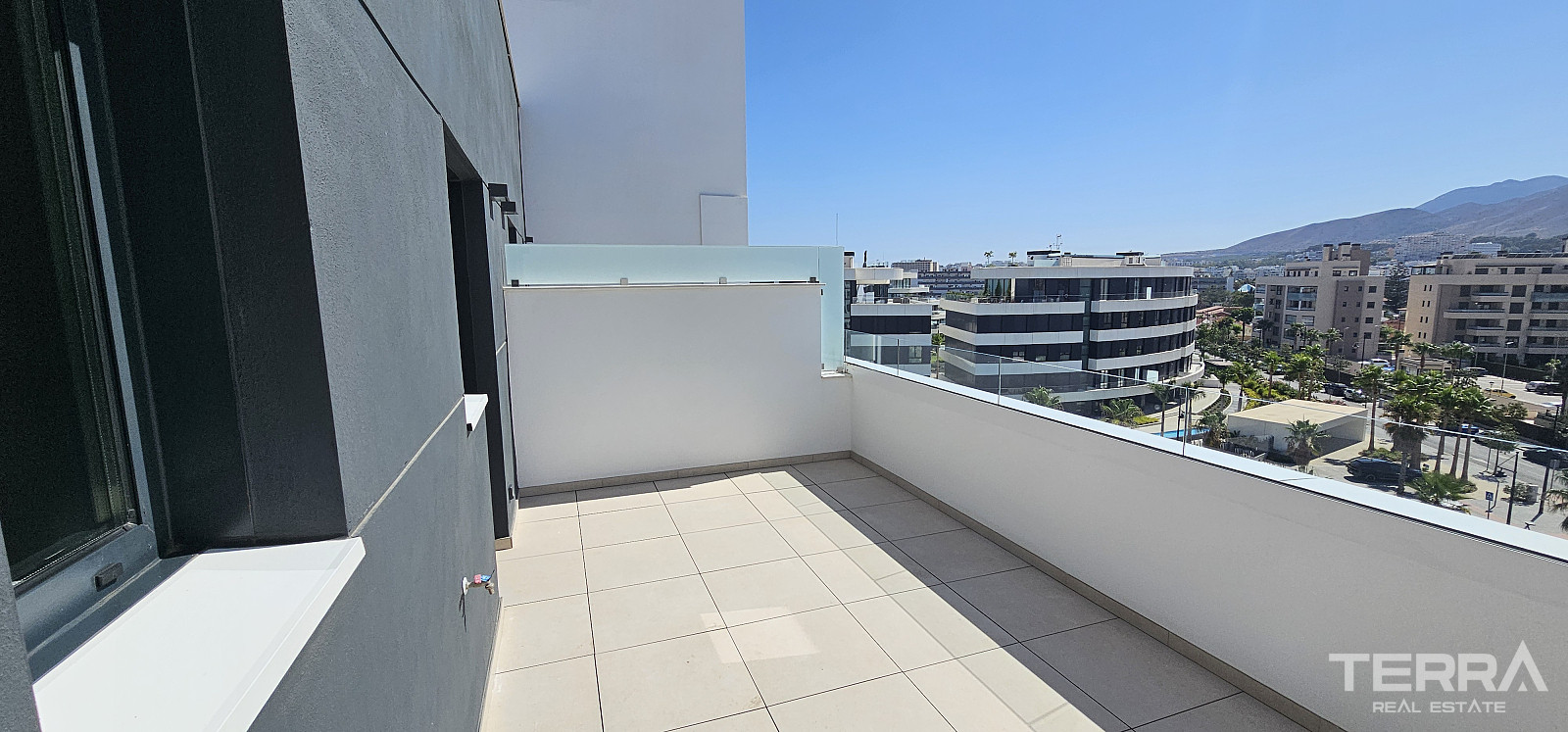 Beachfront Apartment for Sale in Torremolinos, Costa del Sol, Spain - 120325