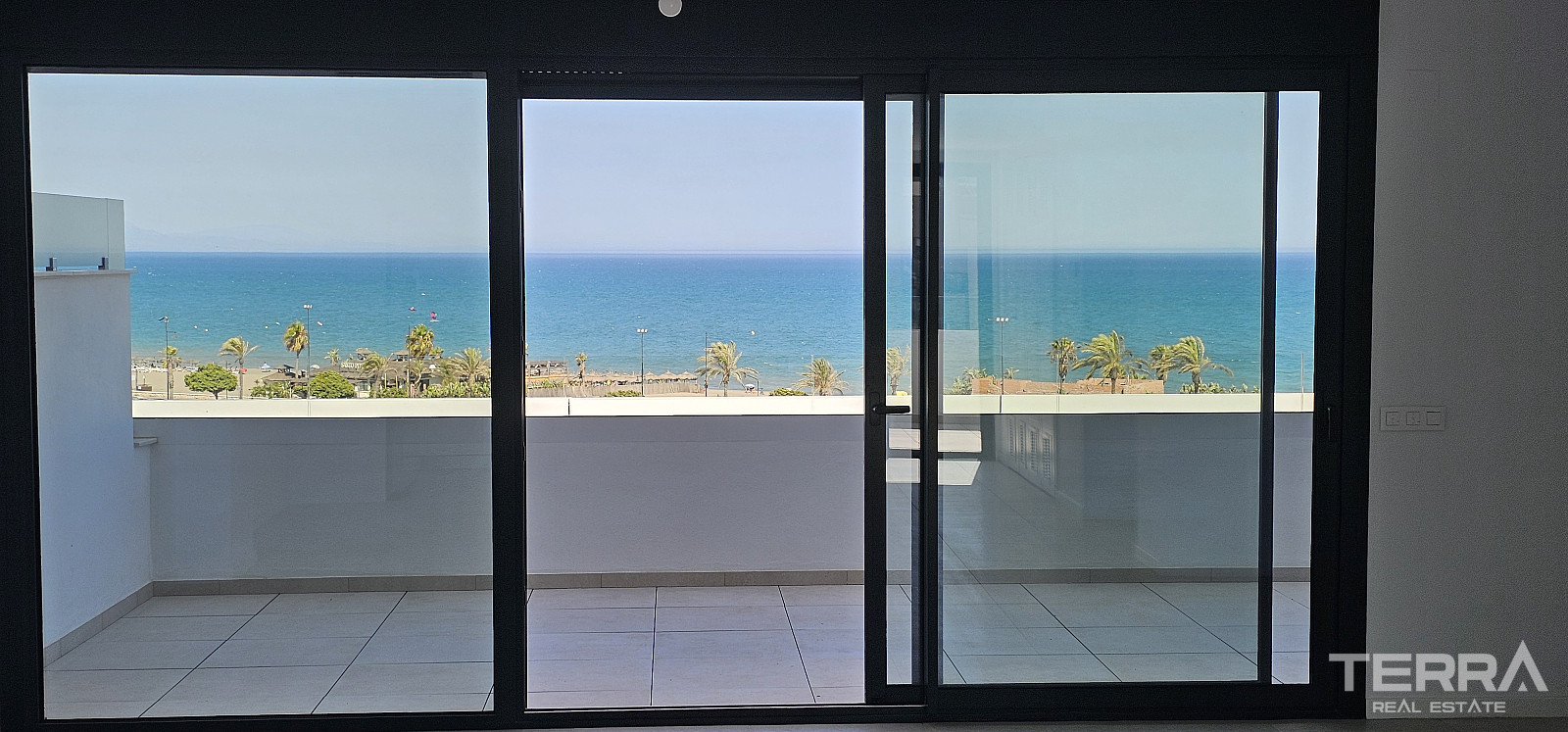 Beachfront Apartment for Sale in Torremolinos, Costa del Sol, Spain - 120326