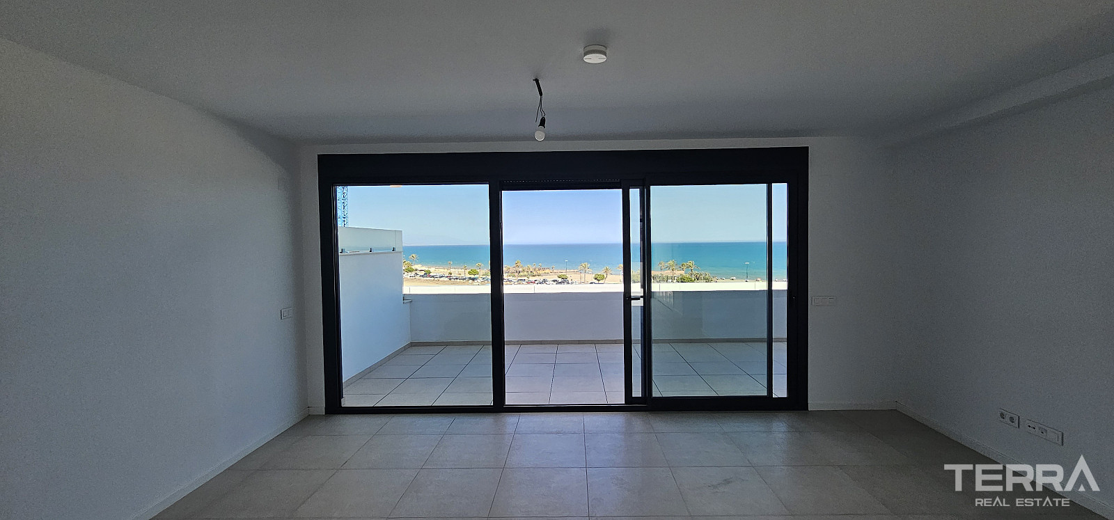Beachfront Apartment for Sale in Torremolinos, Costa del Sol, Spain - 120327