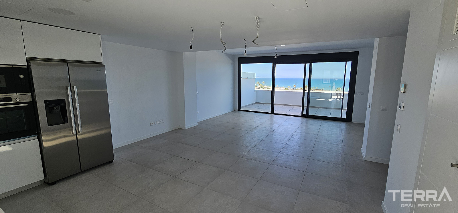Beachfront Apartment for Sale in Torremolinos, Costa del Sol, Spain - 120328