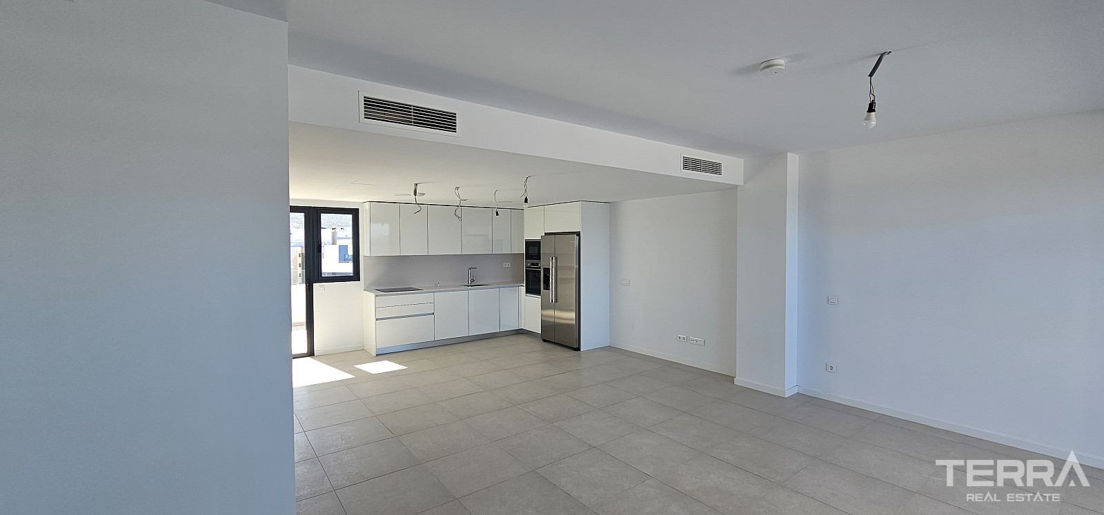 Beachfront Apartment for Sale in Torremolinos, Costa del Sol, Spain - 120329