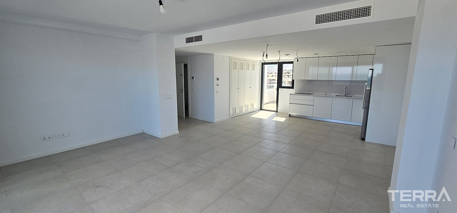 Beachfront Apartment for Sale in Torremolinos, Costa del Sol, Spain - 120330