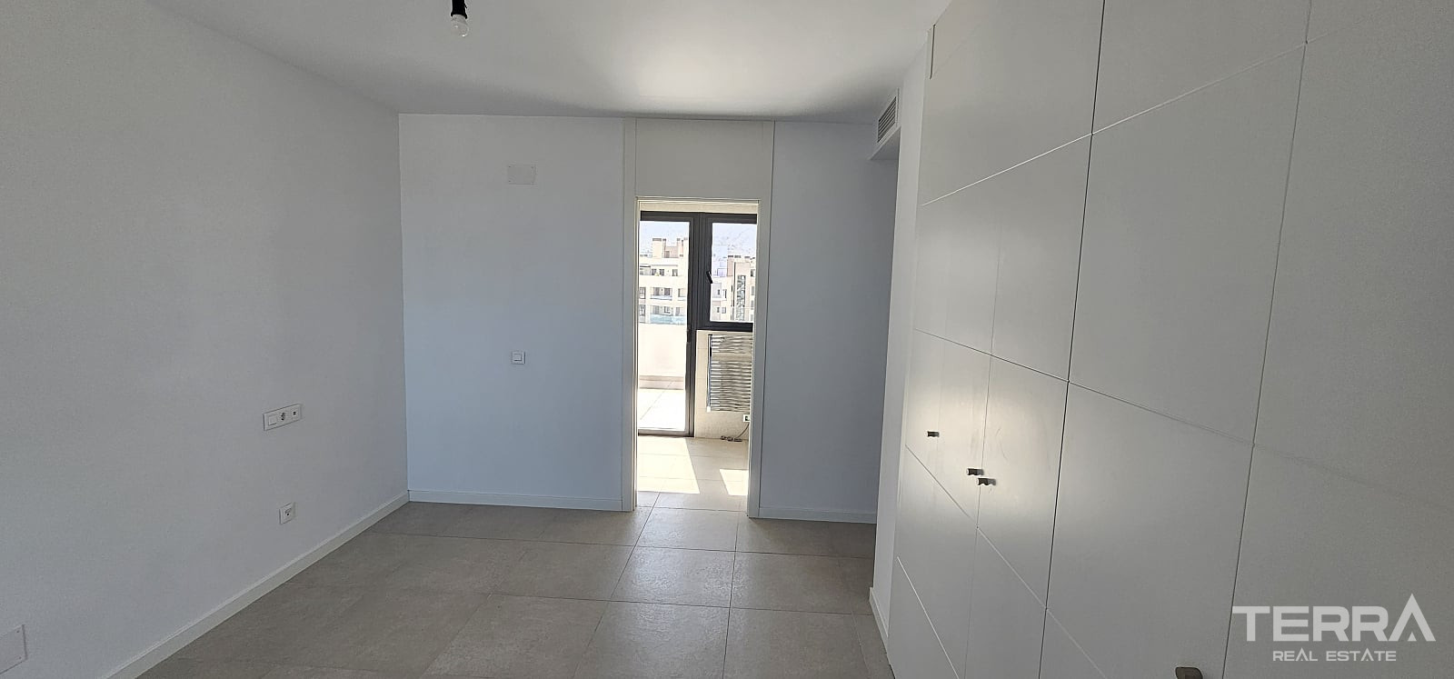 Beachfront Apartment for Sale in Torremolinos, Costa del Sol, Spain - 120335