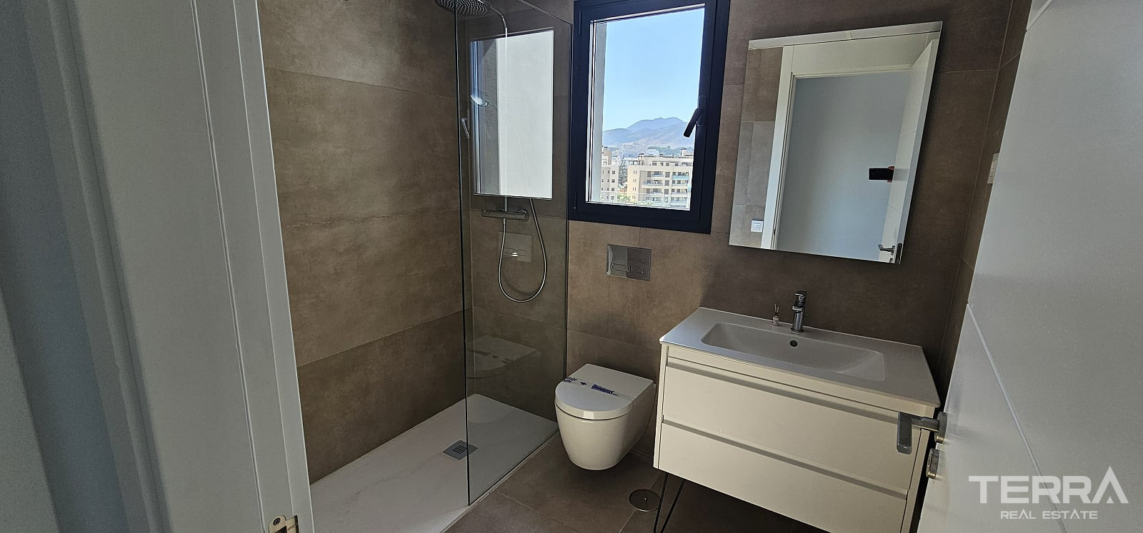 Beachfront Apartment for Sale in Torremolinos, Costa del Sol, Spain - 120337