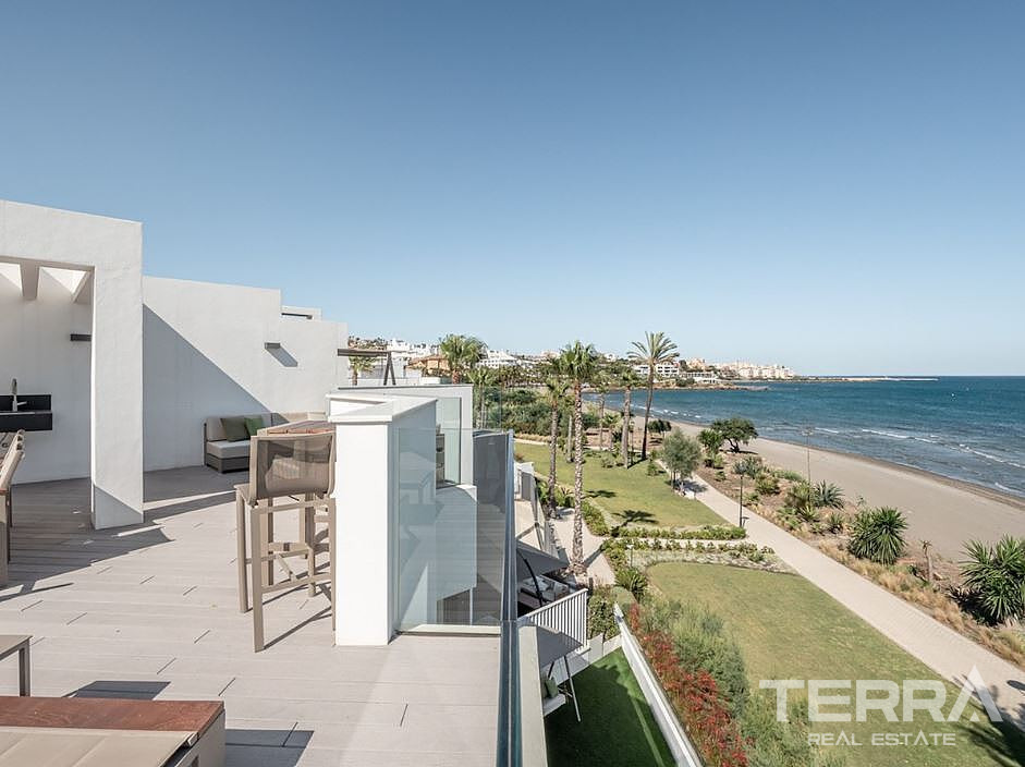 Beachfront Townhouse for Sale in Estepona, Costa del Sol, Spain - 120344