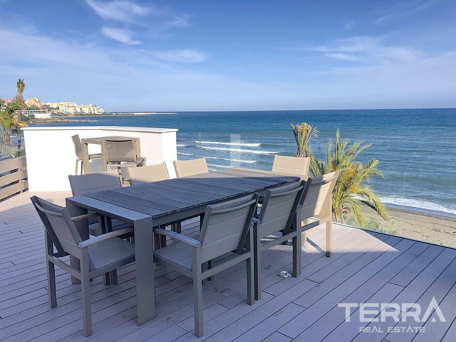 Beachfront Townhouse for Sale in Estepona, Costa del Sol, Spain - 120345