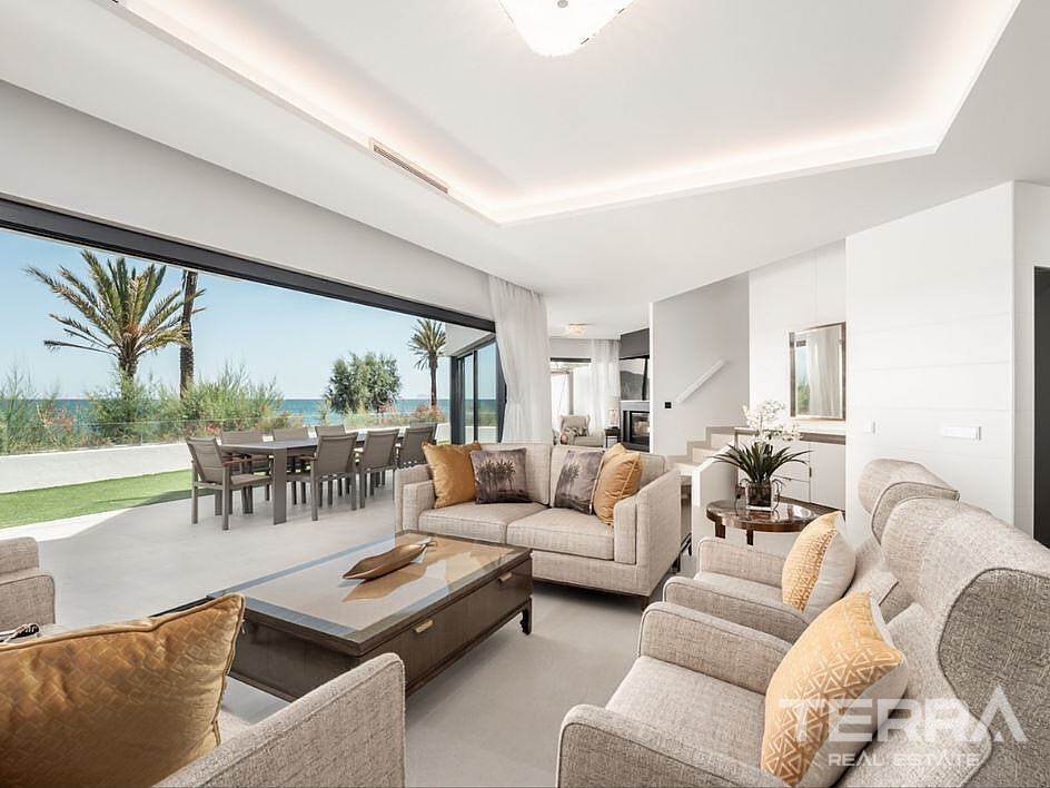 Beachfront Townhouse for Sale in Estepona, Costa del Sol, Spain - 120350