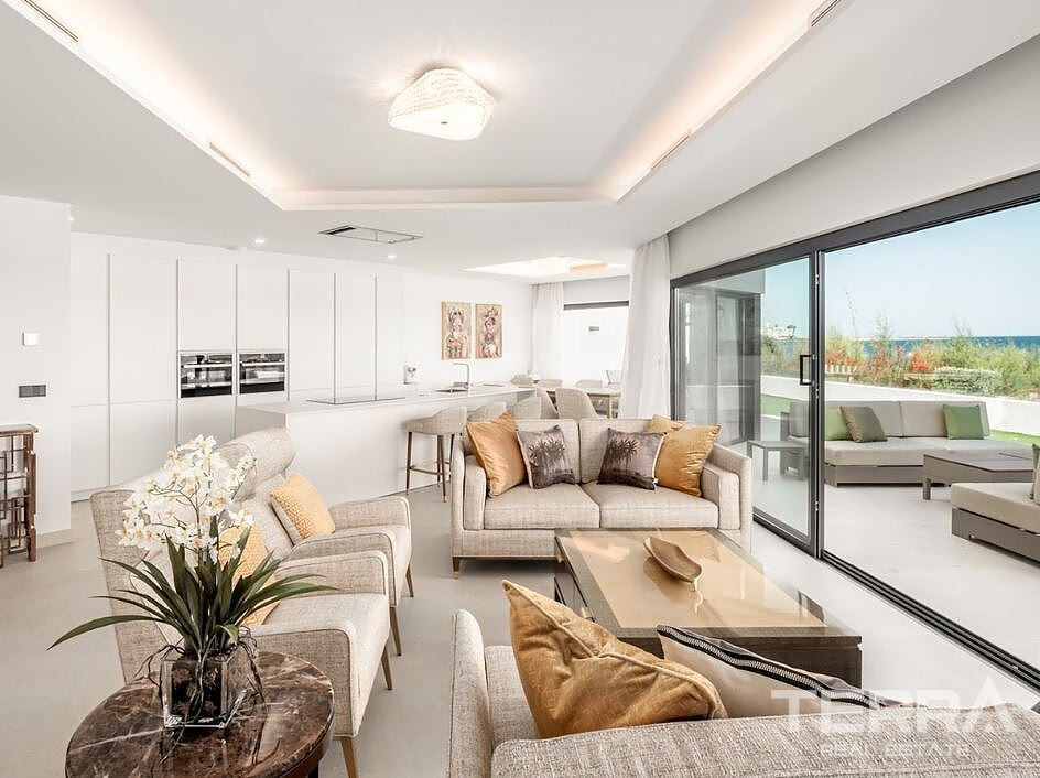 Beachfront Townhouse for Sale in Estepona, Costa del Sol, Spain - 120351