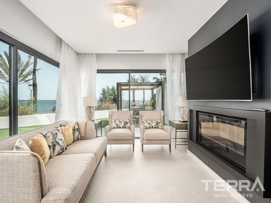 Beachfront Townhouse for Sale in Estepona, Costa del Sol, Spain - 120352