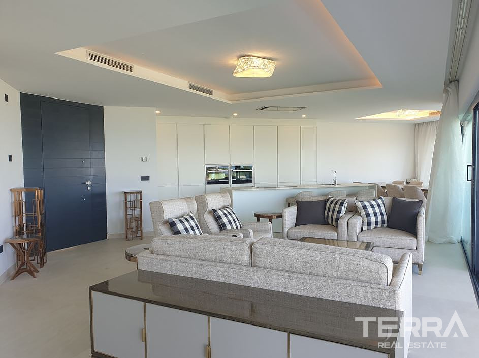 Beachfront Townhouse for Sale in Estepona, Costa del Sol, Spain - 120353