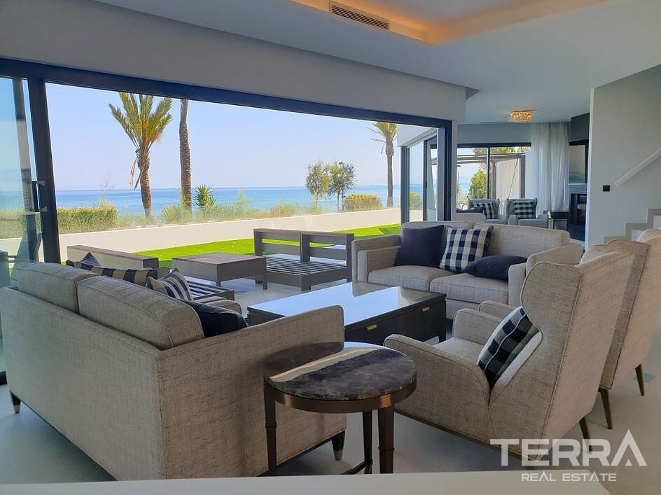 Beachfront Townhouse for Sale in Estepona, Costa del Sol, Spain - 120355