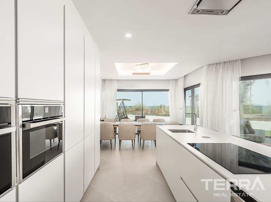 Beachfront Townhouse for Sale in Estepona, Costa del Sol, Spain - 120356