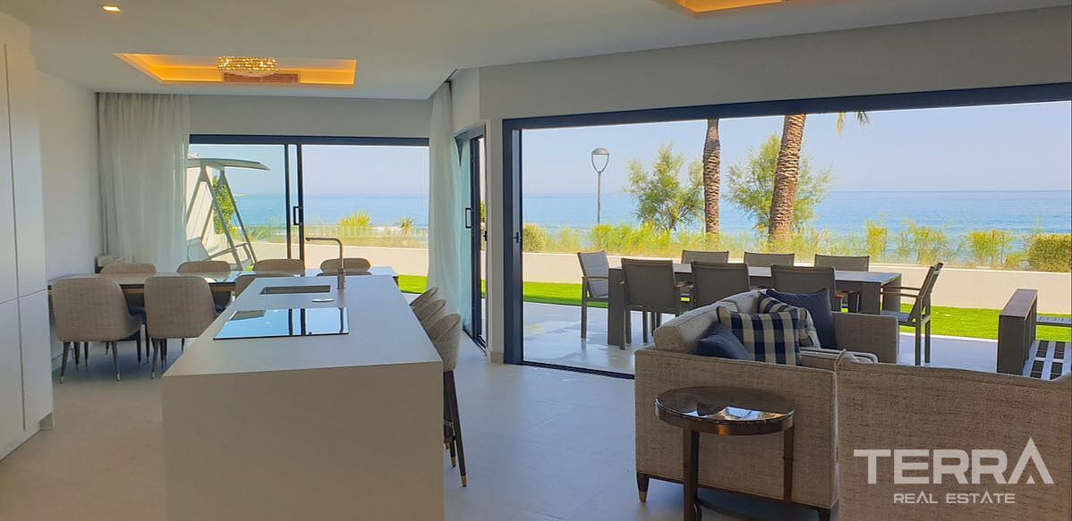 Beachfront Townhouse for Sale in Estepona, Costa del Sol, Spain - 120357