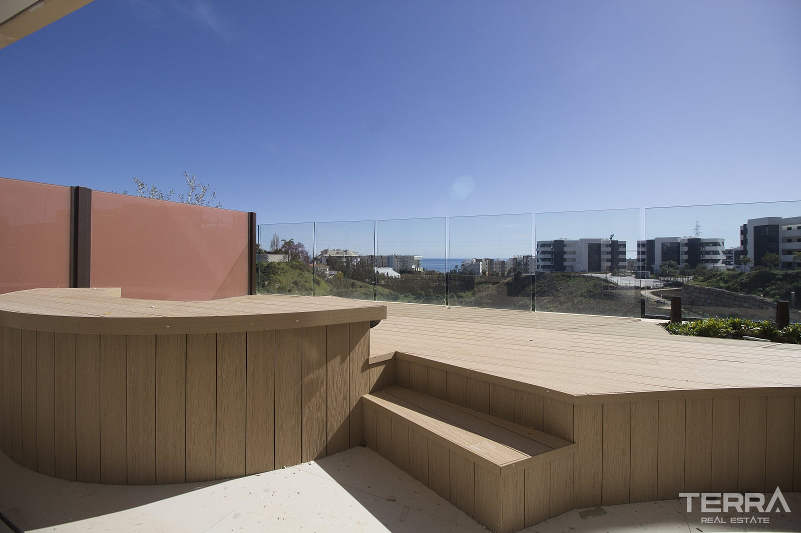 Sea View Apartment for Sale in Fuengirola, Costa del Sol, Spain - 120681