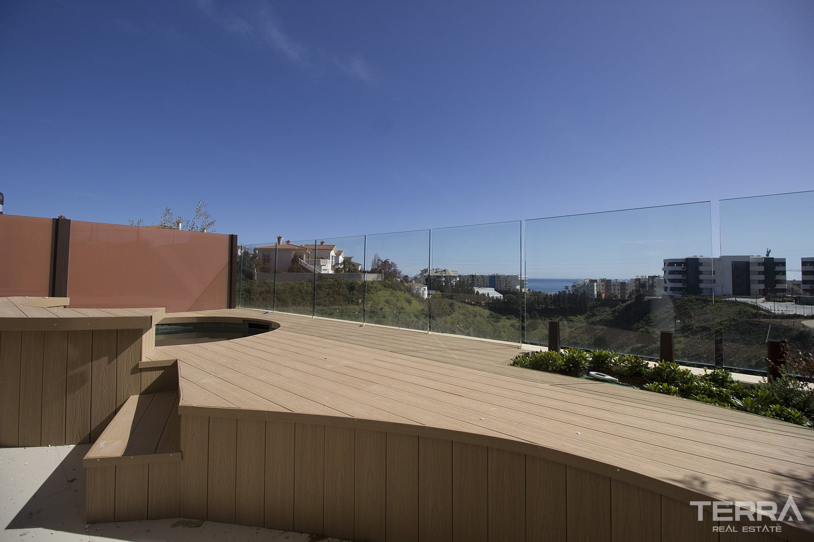 Sea View Apartment for Sale in Fuengirola, Costa del Sol, Spain - 120682