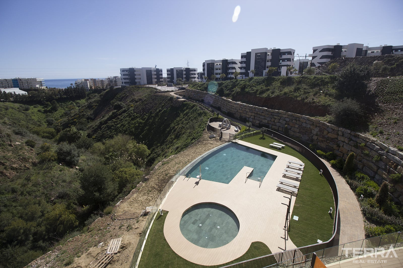 Sea View Apartment for Sale in Fuengirola, Costa del Sol, Spain - 120683