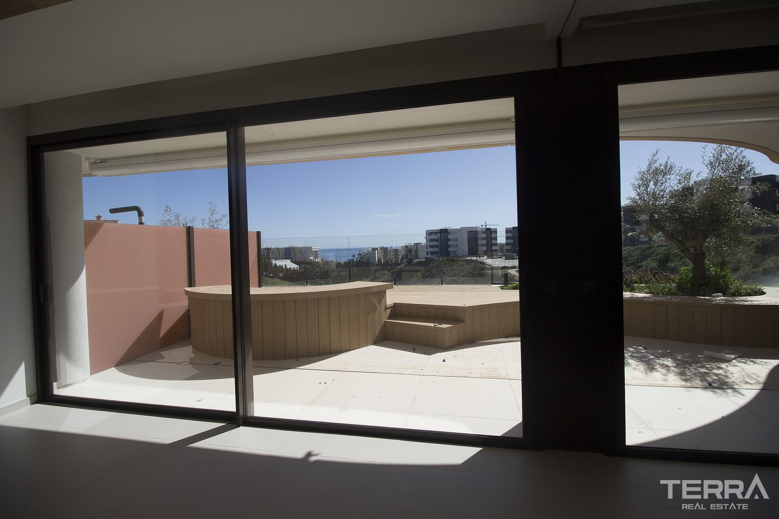 Sea View Apartment for Sale in Fuengirola, Costa del Sol, Spain - 120690