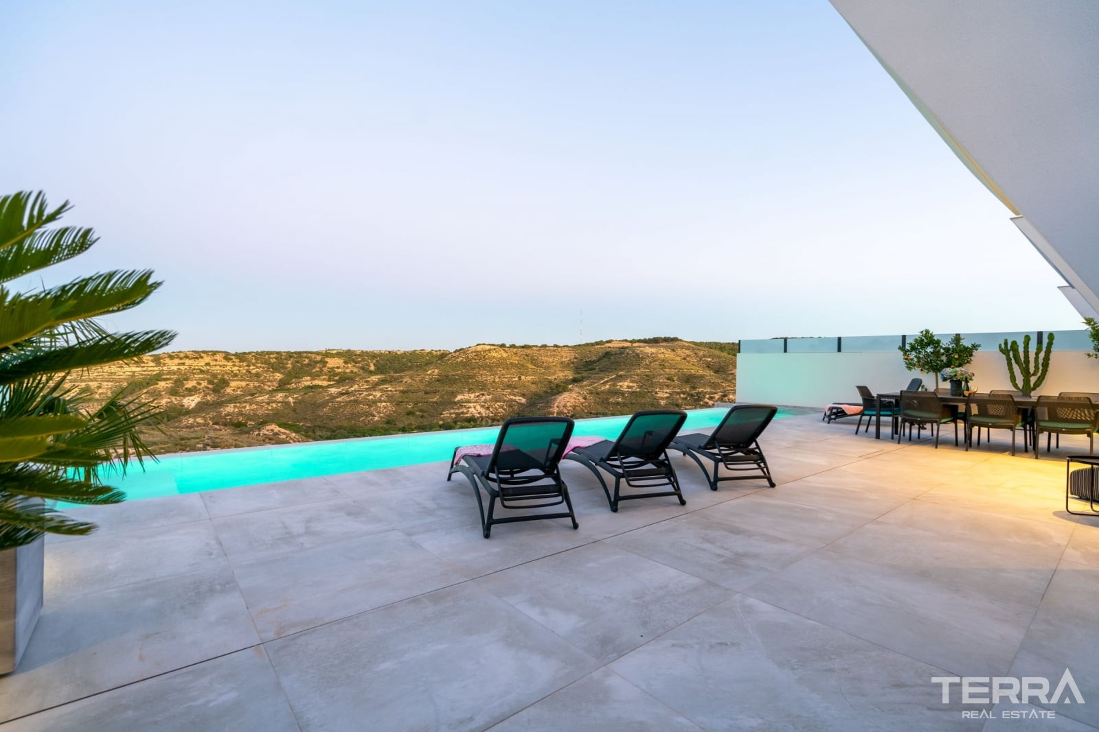 Detached Villas for Sale in Alicante, Costa Blanca, Spain - 120457