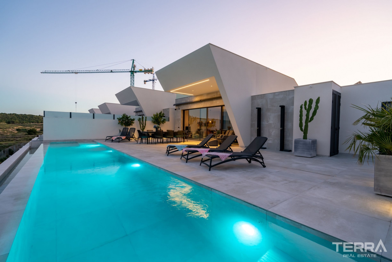 Detached Villas for Sale in Alicante, Costa Blanca, Spain - 120458