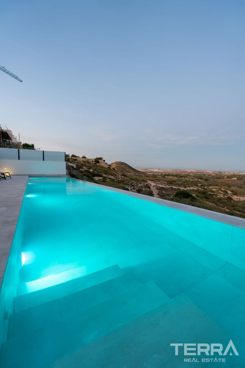 Detached Villas for Sale in Alicante, Costa Blanca, Spain - 120460