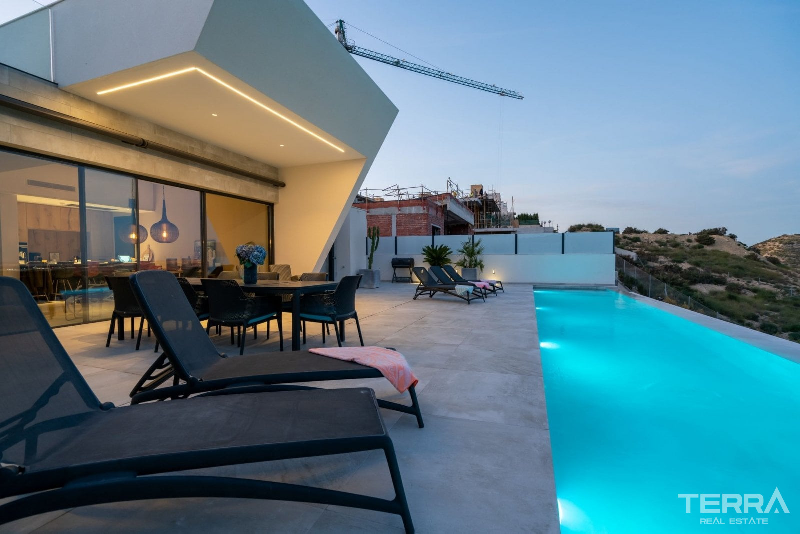 Detached Villas for Sale in Alicante, Costa Blanca, Spain - 120461