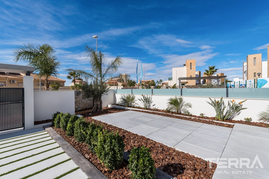 Detached Villas for Sale in Alicante, Costa Blanca, Spain - 120465