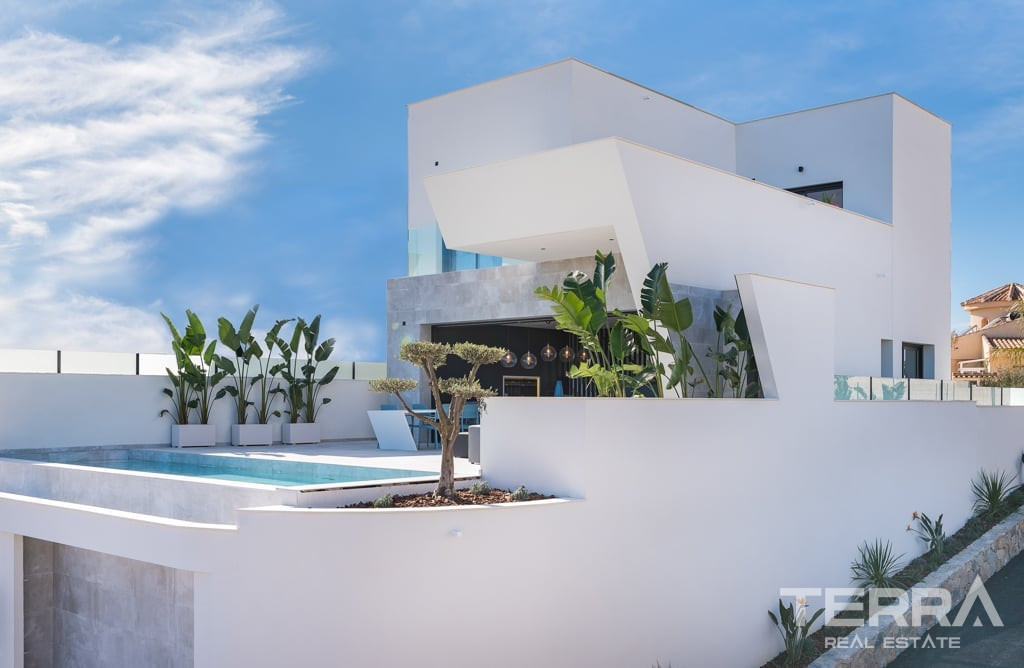 Detached Villas for Sale in Alicante, Costa Blanca, Spain - 120470