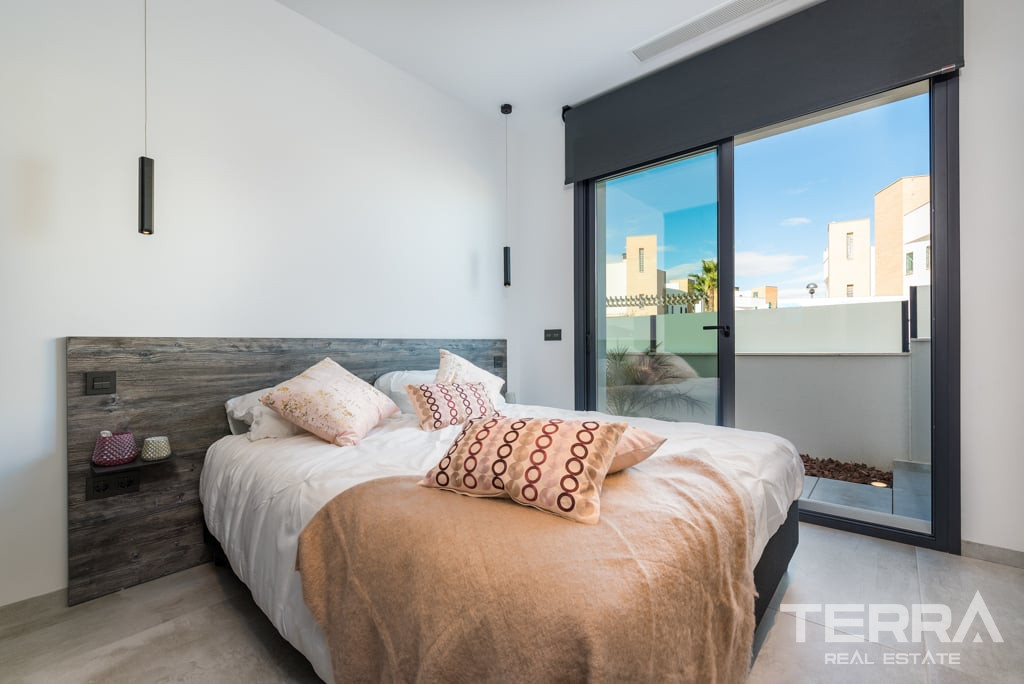 Detached Villas for Sale in Alicante, Costa Blanca, Spain - 120486