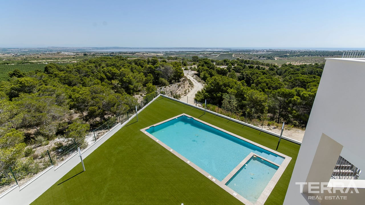 İspanya, San Miguel de Salinas'ta Satılık Deniz Manzaralı Villalar - 120733