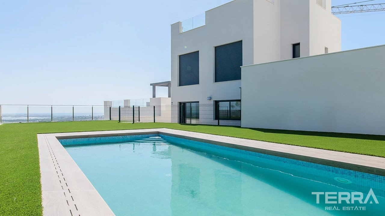 İspanya, San Miguel de Salinas'ta Satılık Deniz Manzaralı Villalar - 120734